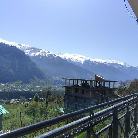 Krishana Cottage A Pure Veg !!!300 M From Hadimba Temple!!!Balcony Rooms!!!Veg Restaurant!!!Couple Friendly!!!Family Cottage!!! Manali  Bagian luar foto