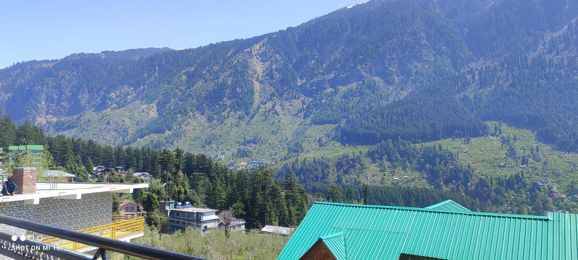 Krishana Cottage A Pure Veg !!!300 M From Hadimba Temple!!!Balcony Rooms!!!Veg Restaurant!!!Couple Friendly!!!Family Cottage!!! Manali  Bagian luar foto